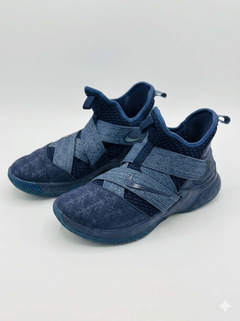 Nike Men's Navy Strapped Basketball Shoes